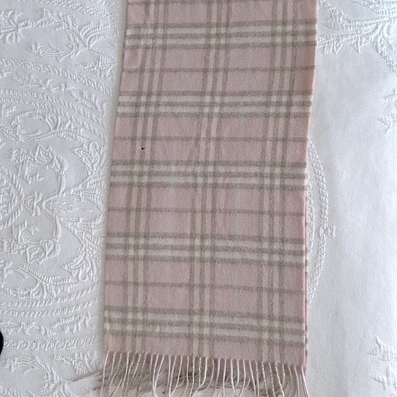 Authentic Burberry Made in Scotland Cashmere Muffler Pink Beige Ivory 56x12 VGUC - Picture 4 of 8